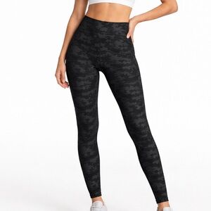 SPANX shiny camo leggings Sz large woman gray black